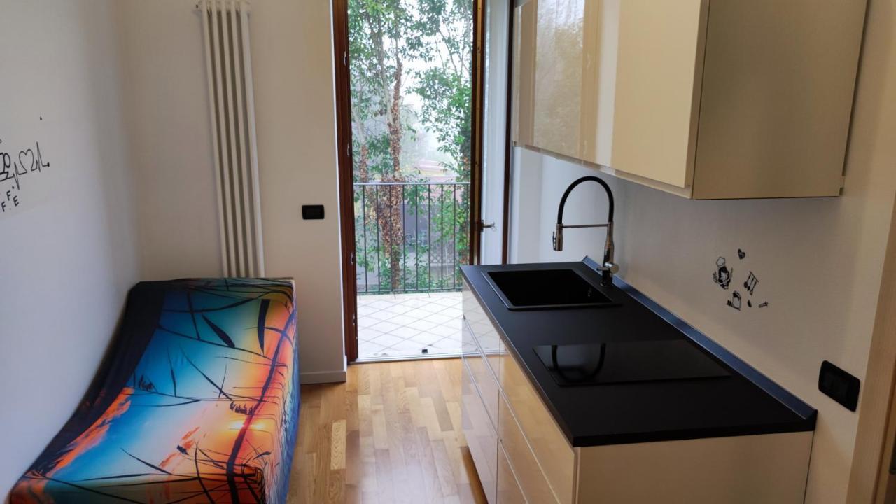 Ronchi Casa Dolcitalia A Gardaland Con Piscinaアパートメント エクステリア 写真